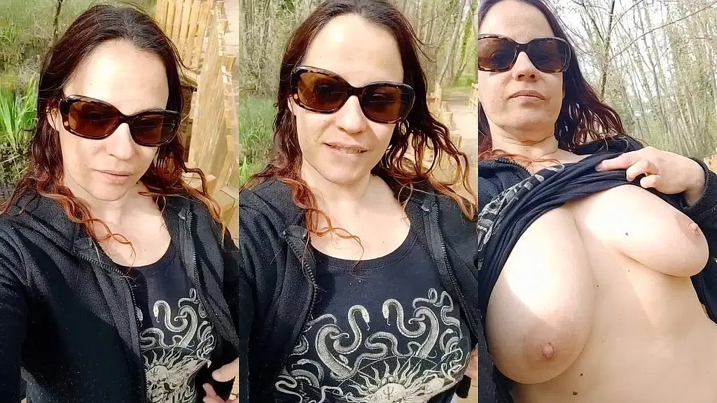 hello mes loulous, c est l heure de l exhib du lundi . j ai pense a vous ...