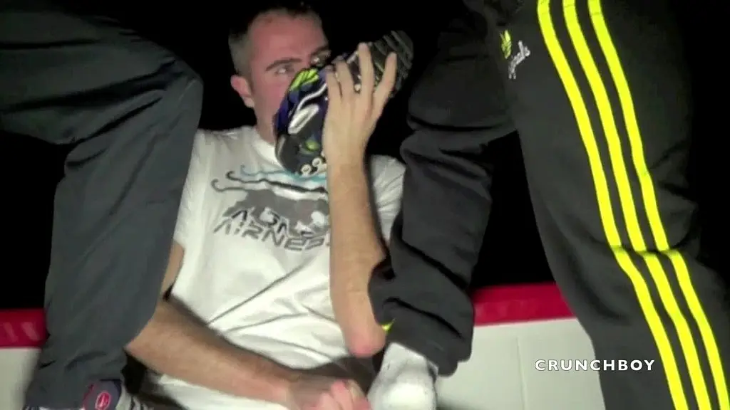 1633 double humliation in sneaker by 2badboys