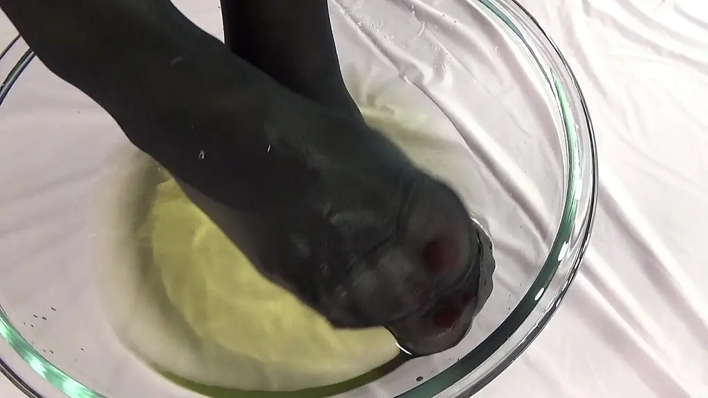 big tit mature nylon feet pissing