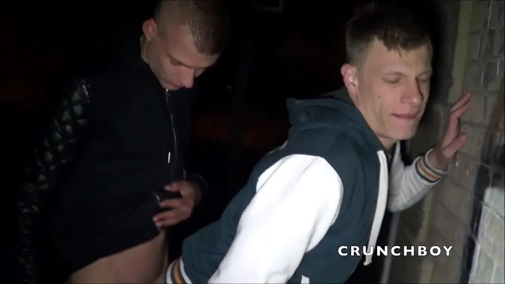 1737 gay fucked by straihujt in the night in public park