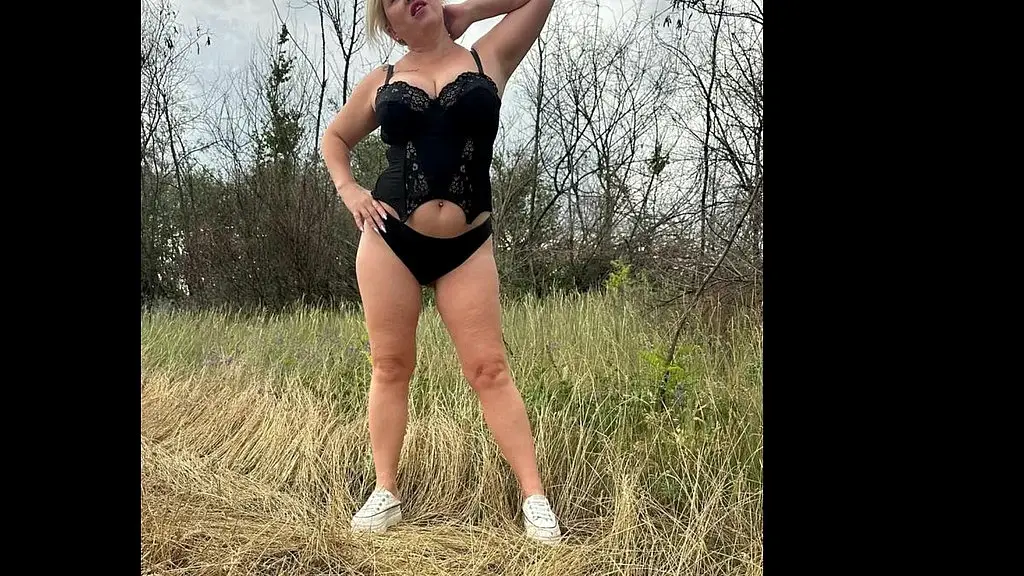 sweetligthcouple - outdoor sex