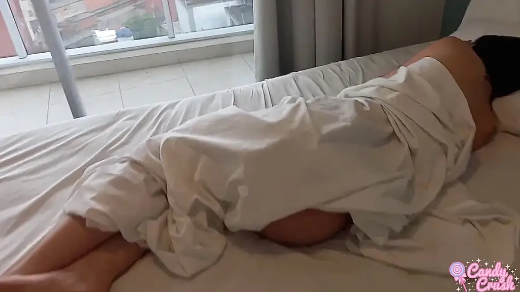 she woke up with my big cock inside her and had cum for breakfast