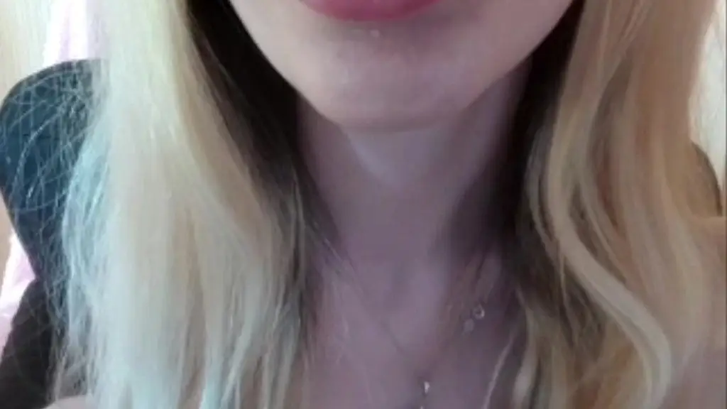 tell me babe...what can i do to give you the ultimate girl friend experience! 