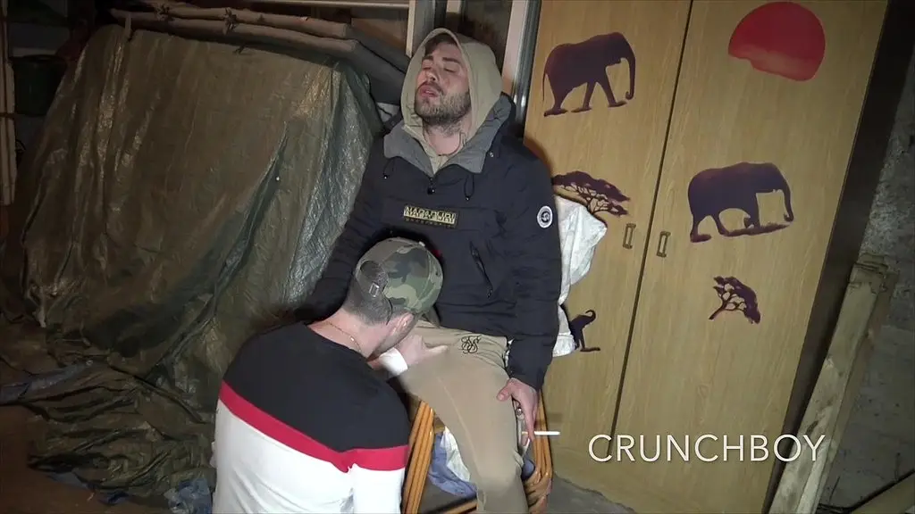 2421 yougn straight badboy fucked by badboy