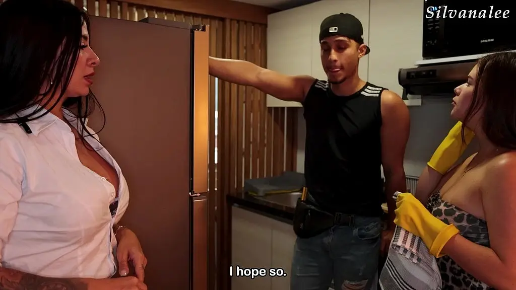 lonely milf silvana lee, obsessed with sex, proposes a threesome to strangers - milan rodriguez & ema ribeiro