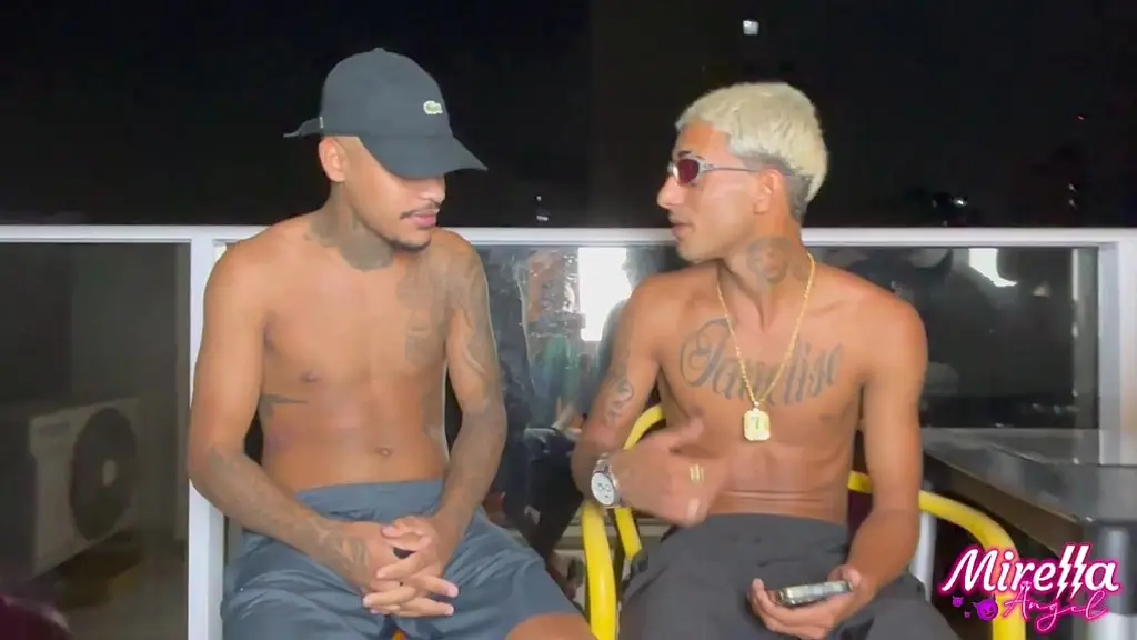 gosto de dar pra magrelo porque sao tudo pauzudo