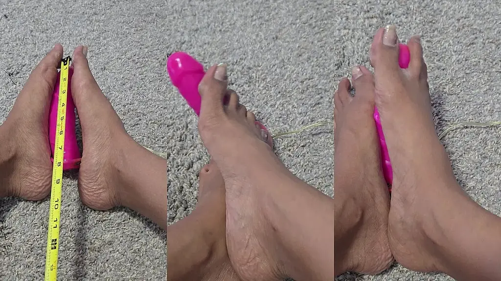 size 11 non-pedicured footjob on 7 inch dildo!!
