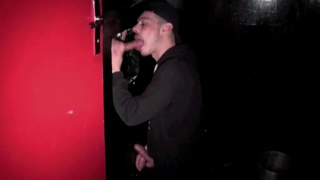 943 arab sucked in glory hol s by muscl e boy sportive