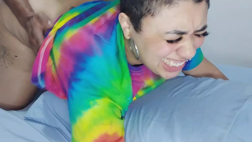 red - tik tok.