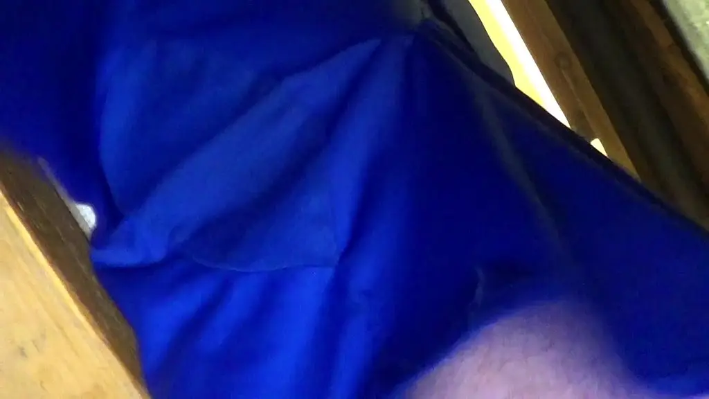 soumission aux pieds et bareback en cruisingdeux mecs baisent no capote dans un...