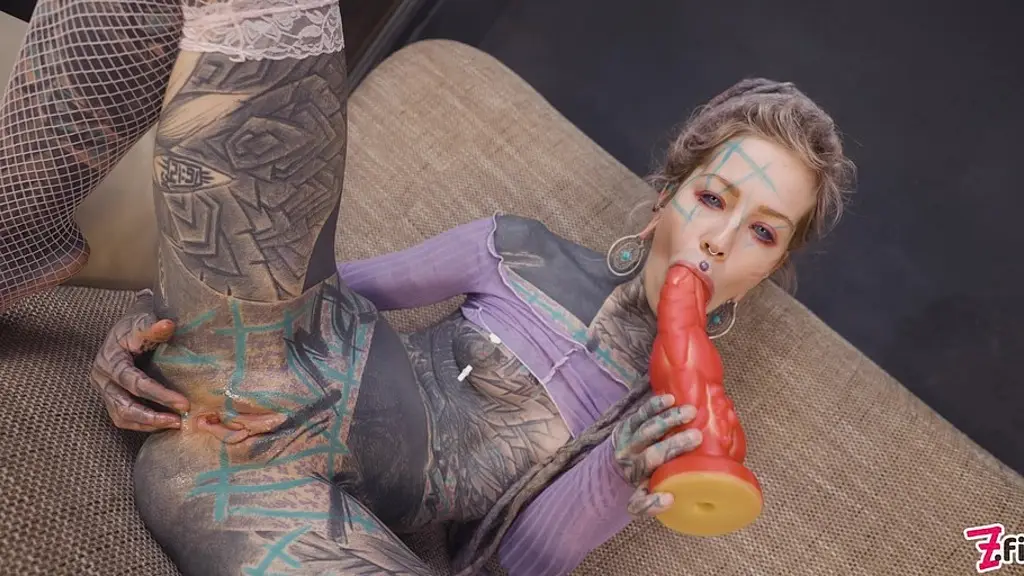 alt teen gets a butt fucking with toys, dick and machine
