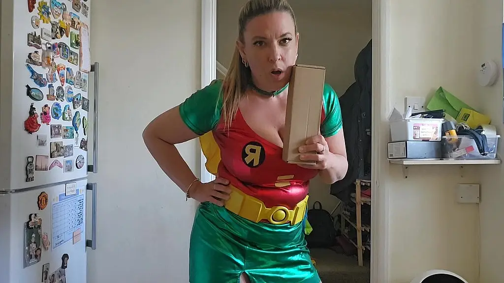 maisie lewis finds batman s secret package