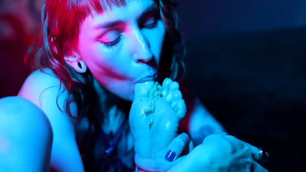 sexy feet crushing cup noodles