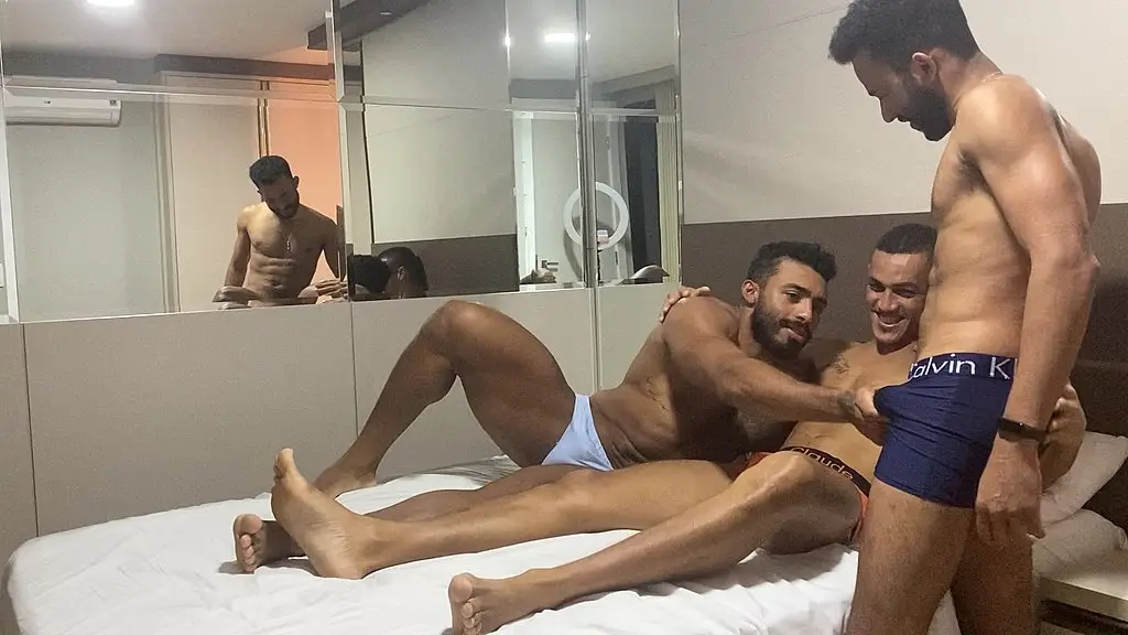 fudendo com meu dois amigos da academia