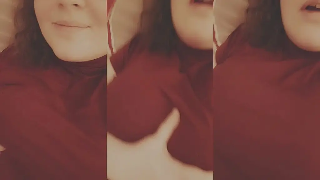 don t i look so innocent with a turtleneck ?