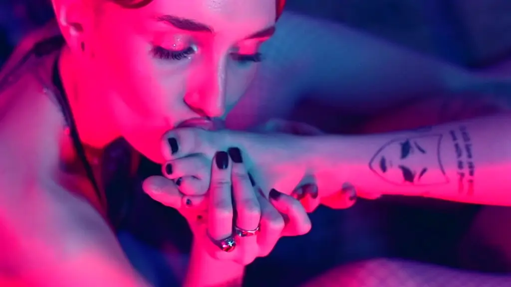 tiny foot worship & tickling domination