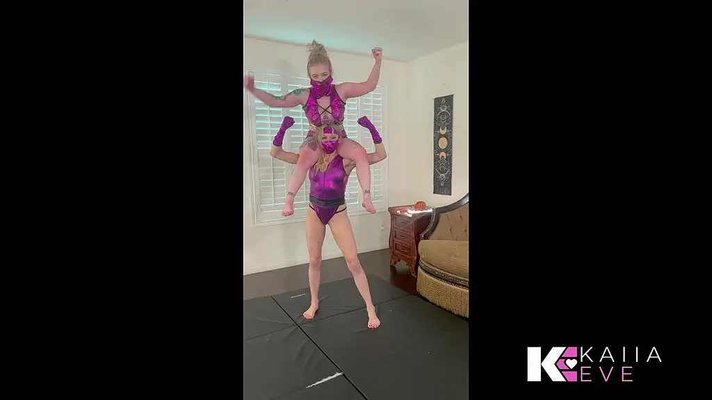 sindel v sindel mortal kombat hot girl tussle lift & carry