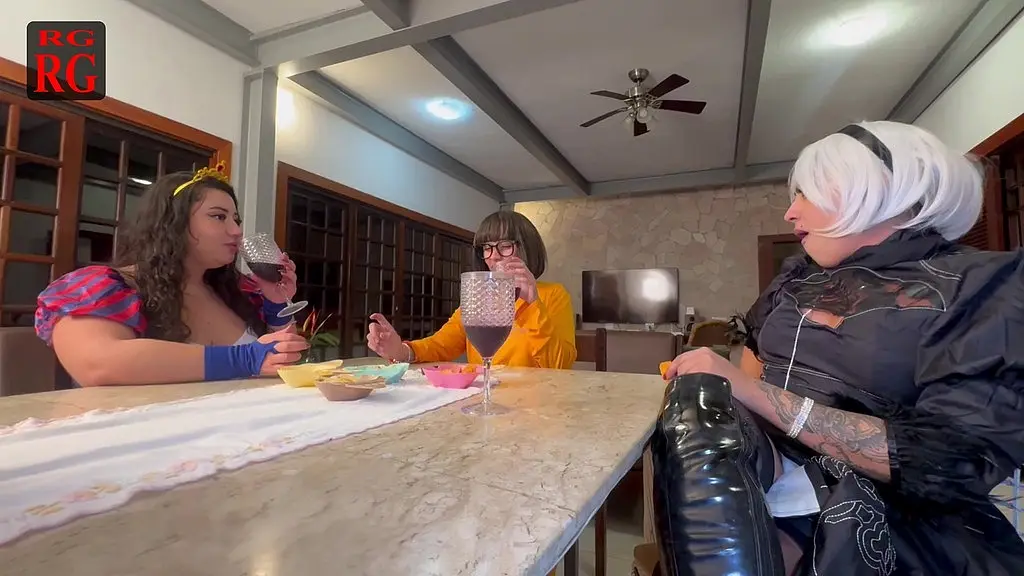 food asmr com as amigas - cosplay