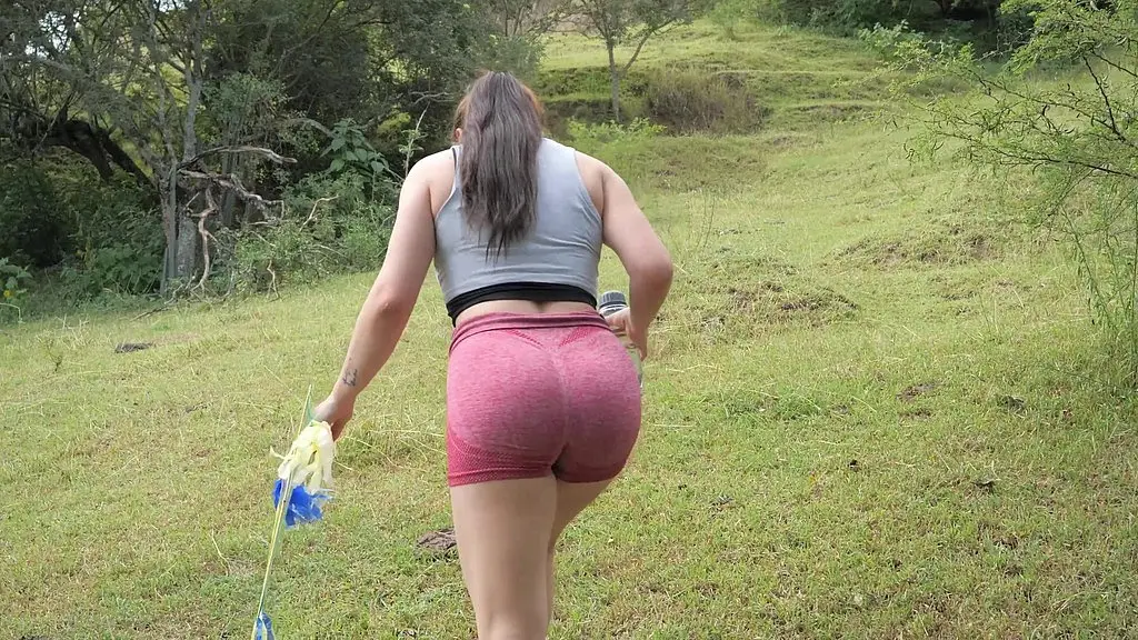 mi hermanastra nunca habia volado cometa y termino cabalgandome al aire libre