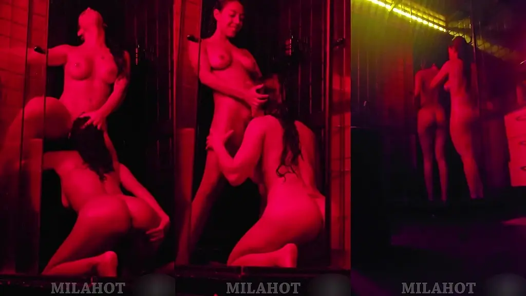 sexo lesbico apaixonado com minha amiga no chuveiro completo