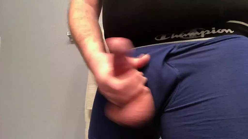 милые синие боксеры на веселом придурке и хлюпающем мальчике с геем Винни в главной роли