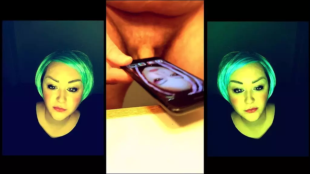 глупый сисси-винни, joi, в главной роли богиня Лана дрочит для него свой дилдо