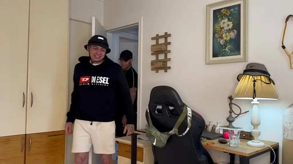 primus hot dividindo um cuzinho...