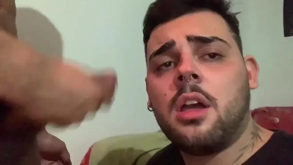 pau grande comendo rabudo