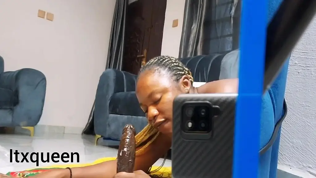 watching myself masturbate makes my pussy all wet and dripping