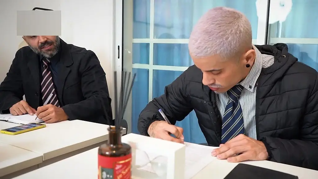 arrombando o cuzinho apertadinho do filho do chefe.