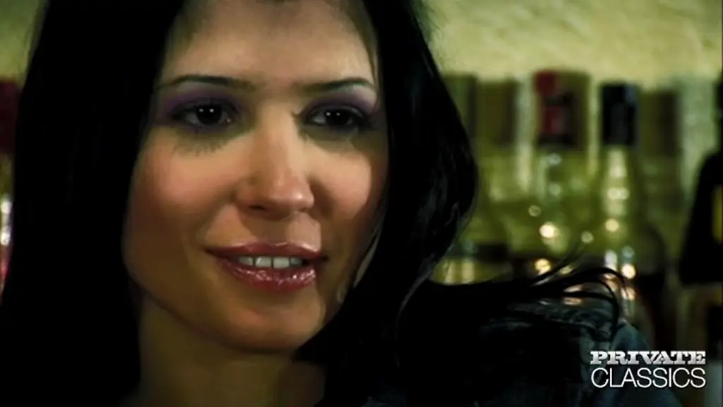 rebeca linares, waitress horny in a threesome