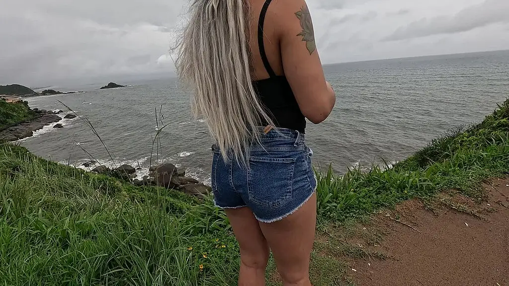 tesao na chuva: fodemos a amiga no mato e a nicoly tirou leitinho de um cara