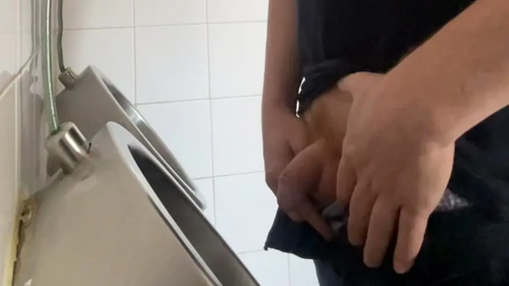 spying on a redhead guy in a public urinal