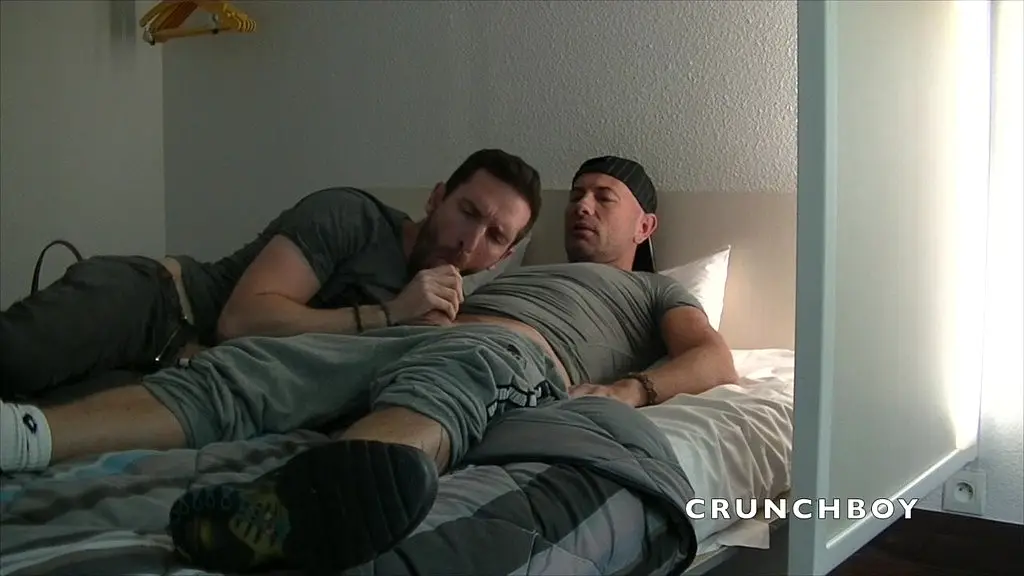 2266 straight boy fuckeing a gay at the hotel
