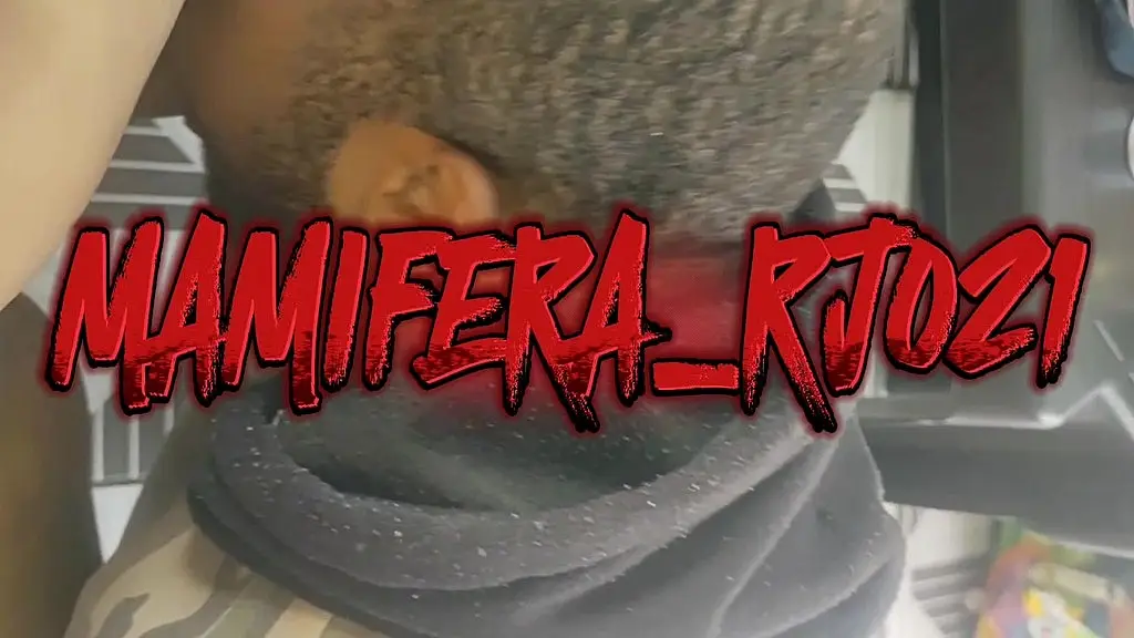 olha o esse macho chupando meu grelinho trans ate tomar leite na boca