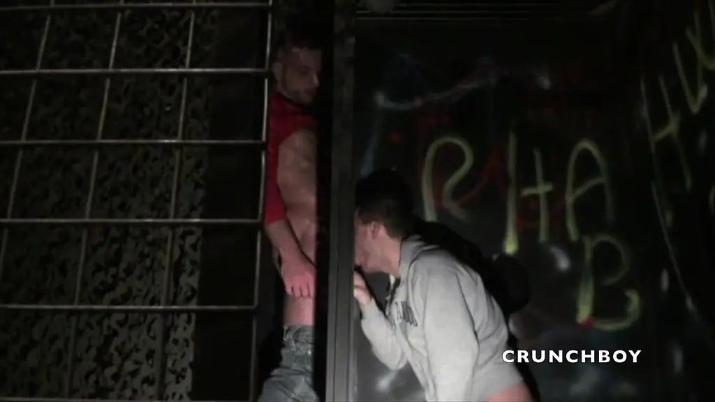 330 tow best friend fucking when the girlfriens is absent