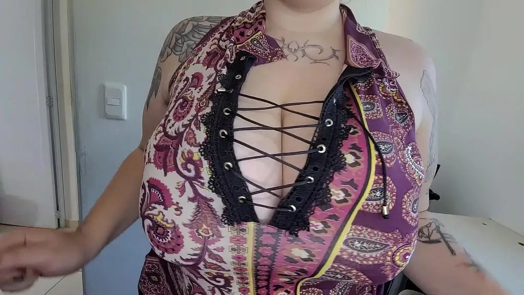 huge tits caught you looking at the grocery store