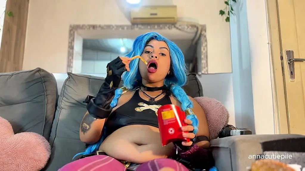 jinx cosplay eating fetish – belly sounds, burps and vore fantasy