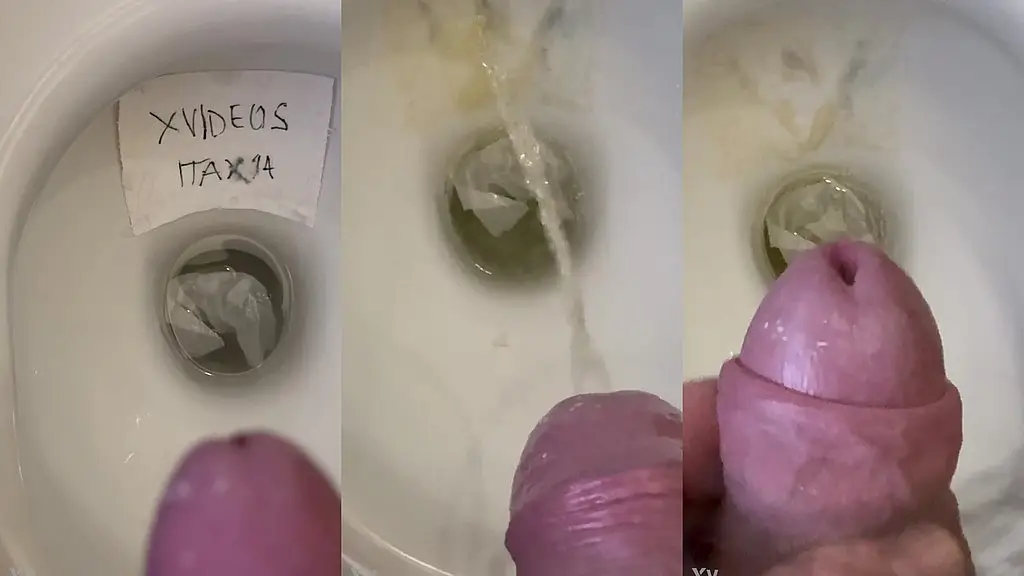 godetevi la visione di un maschio che fa un bella pisciata con un grosso cazzo sporco e odoroso
