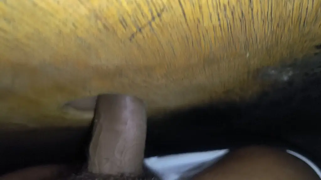branquelo rabudinho dando gostoso na cabine da sauna em sao paulo.