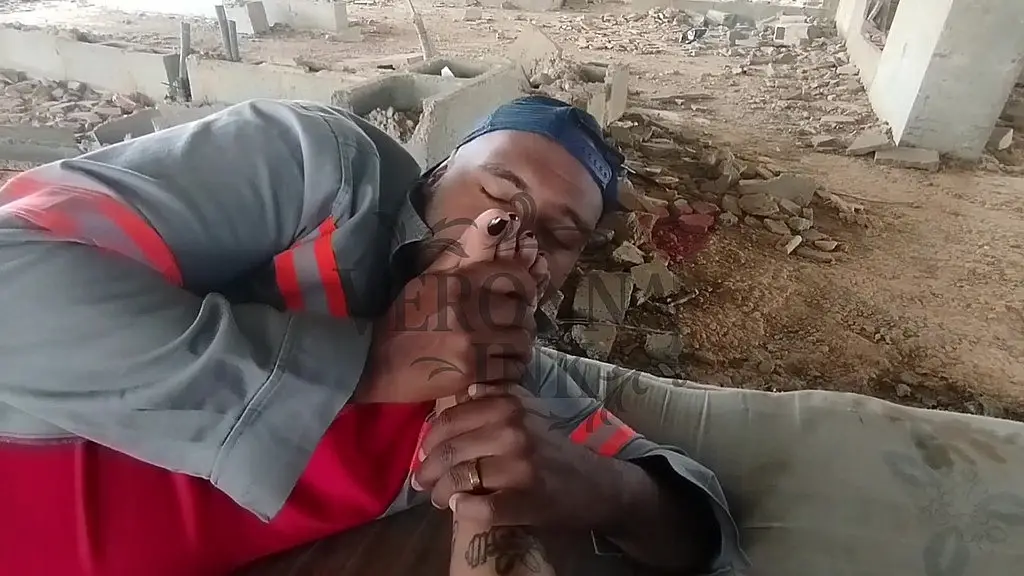 estava fazendo caminhada perto da obra que meu marido trabalha e fui la provoca-lo