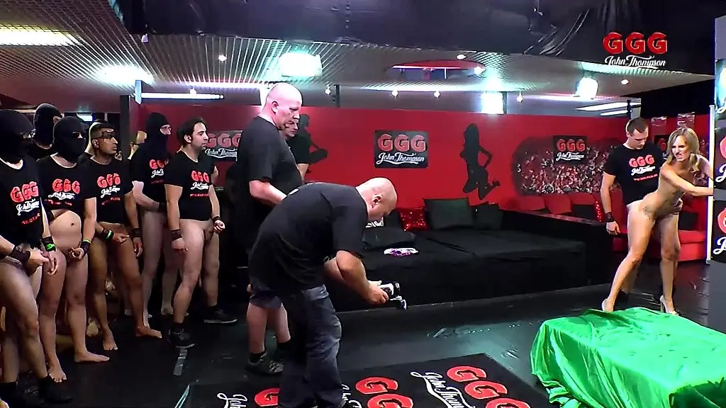 ggg john thompson - live shooting blonde slut in sperm parade