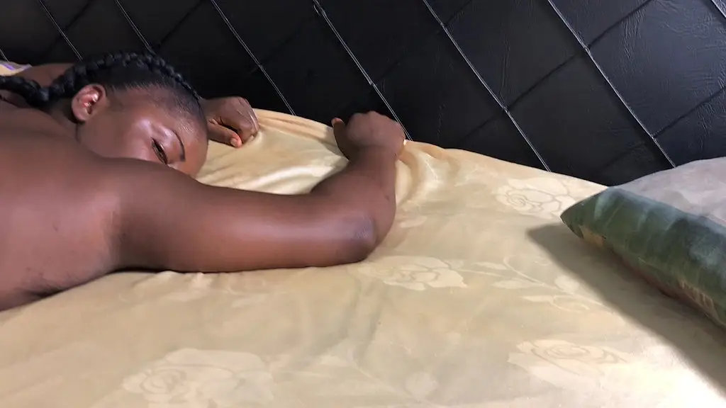 i got bobby x sexy skally to do a bedroom scene oiled up bubble butt