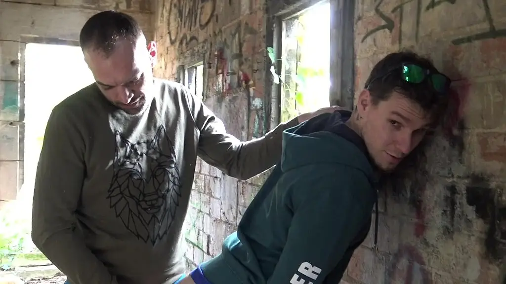 straight boy fucked raw by the big dick of fred