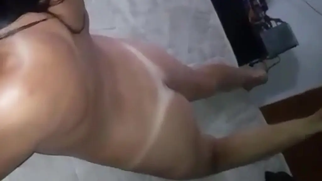 gata chupou muito e ficou com nojinho com porra na boca