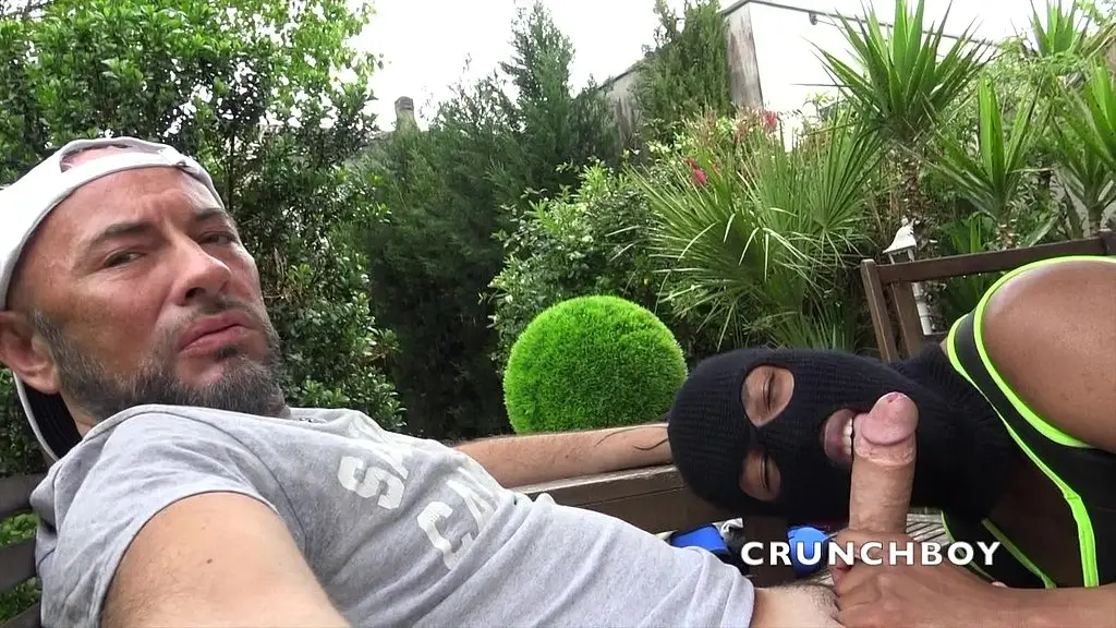 3165 french slut hidden face creampied outdoor