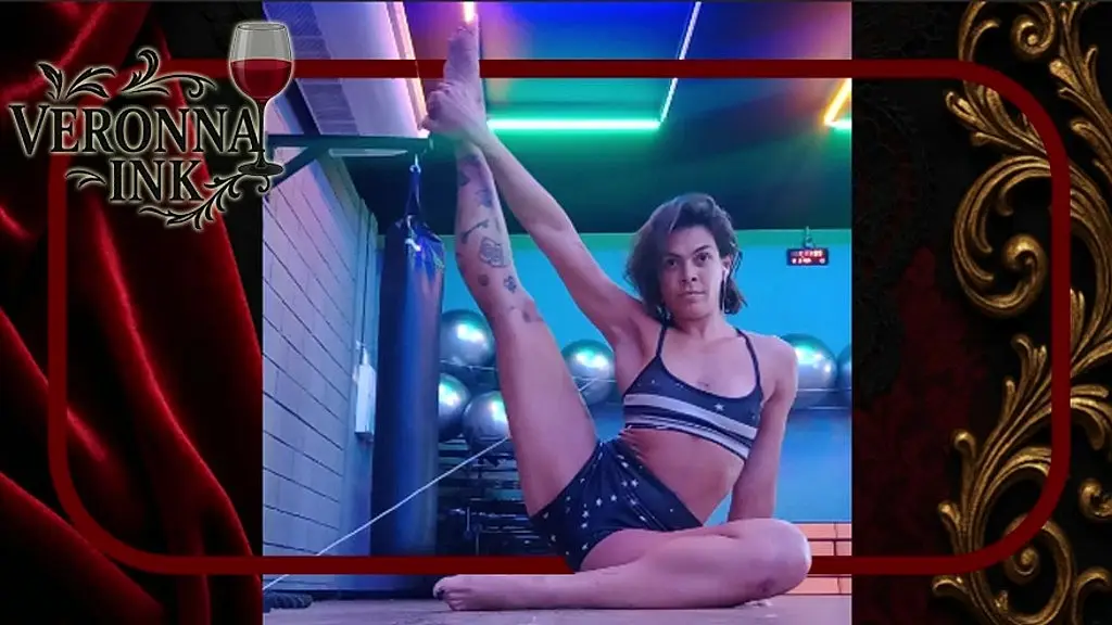 alongamento solo sensual na academia