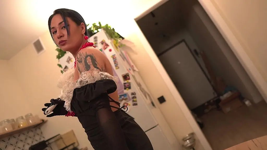 i called at house cleaner a slut, she was happy to work by me, but she pretty like my dick.