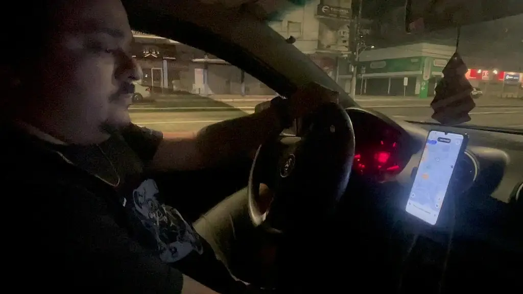 fiz uma corrida de uber pra uma casa de swing e fui convida a entrar