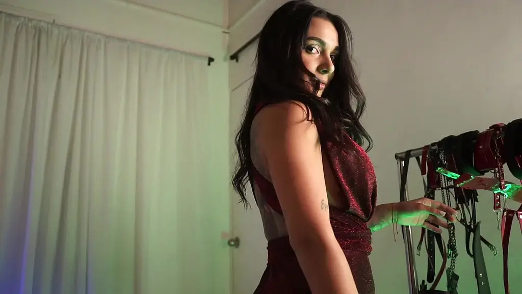 sensual latina seduces me in her first casting